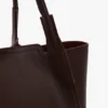 Geantă tote The Victoria mare din piele burgundă Geantă tote The Victoria mare din piele burgundă