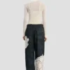 Pantaloni cargo cu imprimeu floral în albastru închis Pantaloni cargo cu imprimeu floral în albastru închis