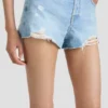 Pantaloni scurți cu aspect uzat, în nuanță de albastru deschis Pantaloni scurți cu aspect uzat, în nuanță de albastru deschis