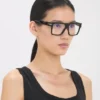 Rama sculptată cu partea superioară plată, de culoare neagră Rama sculptată cu partea superioară plată, de culoare neagră