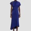 Rochie asimetrică răsucită în indigo strălucitor Rochie asimetrică răsucită în indigo strălucitor