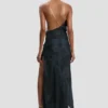 Rochie cu guler tip halter și lanț, cu imprimeu floral în nuanță de bleumarin închis Rochie cu guler tip halter și lanț, cu imprimeu floral în nuanță de bleumarin închis