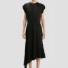 Rochie cu umeri răsuciți în negru Rochie cu umeri răsuciți în negru