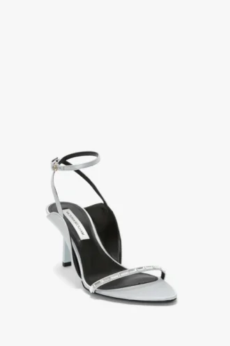 Sandale cu toc stiletto și ornamente The Victoria 75 din satin magneziu Sandale cu toc stiletto și ornamente The Victoria 75 din satin magneziu